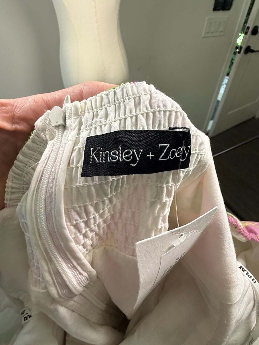 Kinsley + Zoey Levana Floral Puff Sleeve Bow Back Dress - Picture 6 of 8
